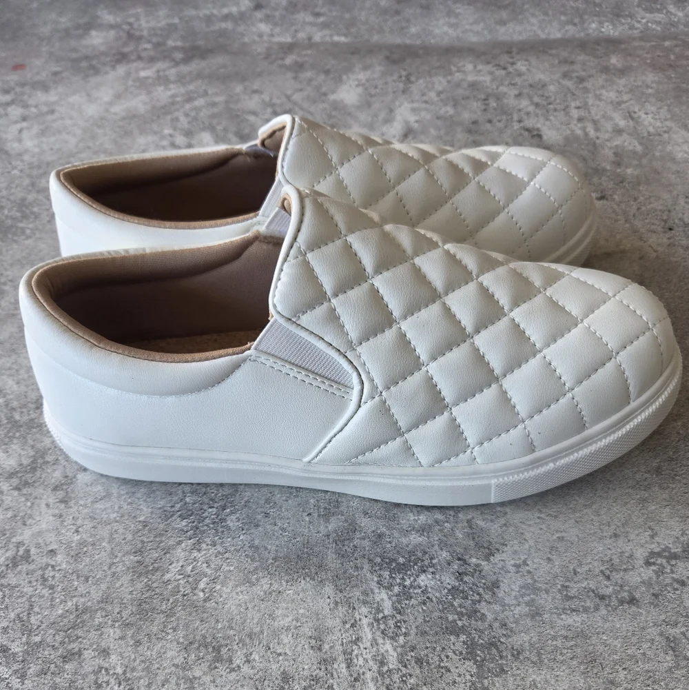 STQ Quilted Slip-On Sneakers Womens US Size 8W